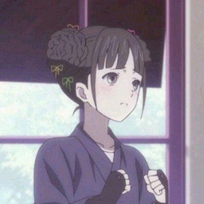 3名女生轮流背走失男孩去派出所